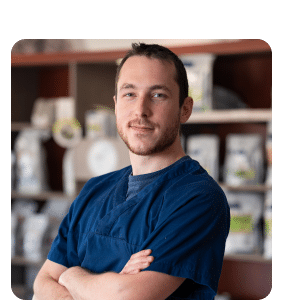 Photo du docteur vétérinaire Matthieu Colombe à la clinique des Epenottes à Dole