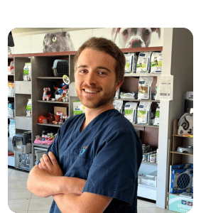 Photo du docteur vétérinaire Clément Bouchet à la clinique des Epenottes et 3 Rivières à Dole et Chaussin